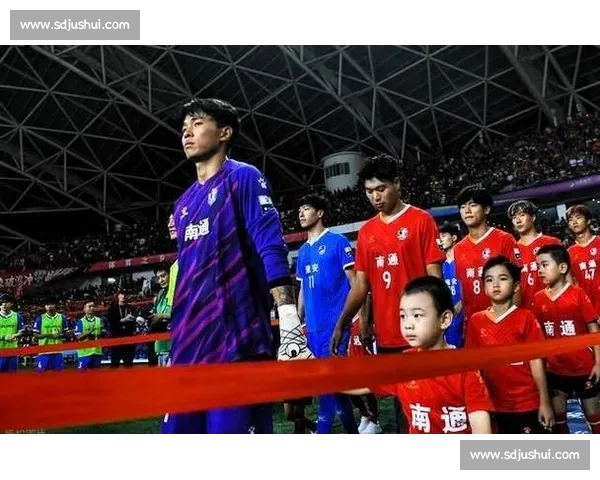 39 岁退伍村支书闪耀苏超！从抗旱战士到绿茵守护者