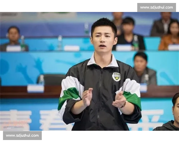 巨人吉祥物！克劳奇扮萌率业余队爆笑入场