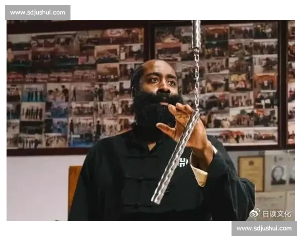 美媒调侃哈登发福 穿唐装打咏春引爆中国球迷热情