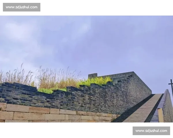 苏州古城墙变身足球直播舞台：40 万古砖见证古今赛事交融